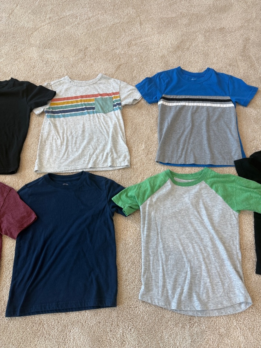 Boys 4-5T Short Sleeve Tees - 7 pieces - Picture 3 of 9